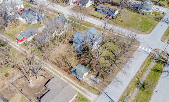 447 S COLLIER ST, Centralia, MO 65240