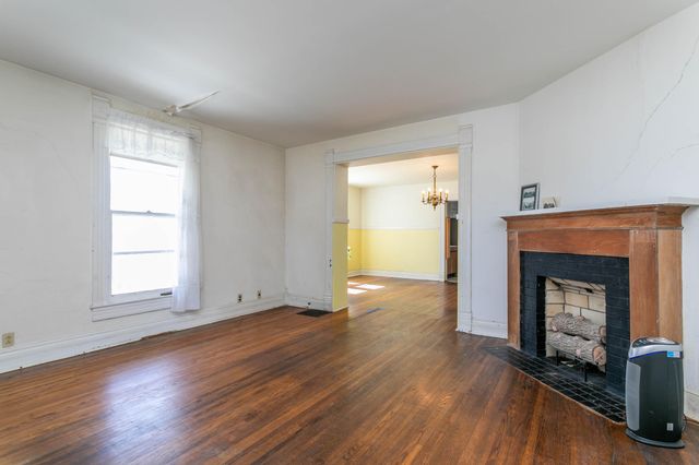 447 S COLLIER ST, Centralia, MO 65240