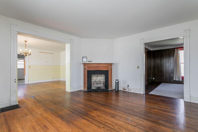 447 S COLLIER ST, Centralia, MO 65240