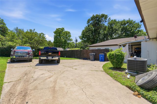 3630 Townsend Drive, Dallas, TX 75229