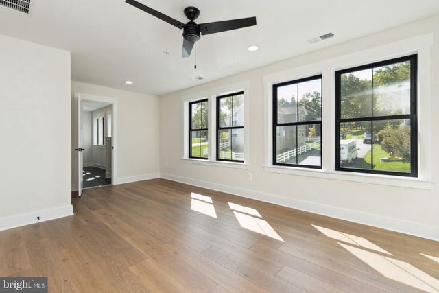 19507 FISHER AVE, Poolesville, MD 20837