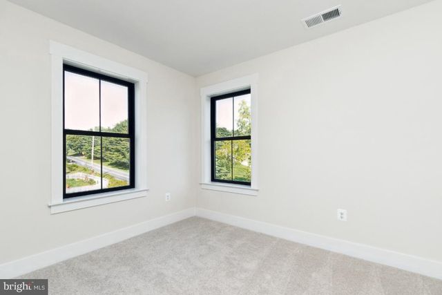 19507 FISHER AVE, Poolesville, MD 20837