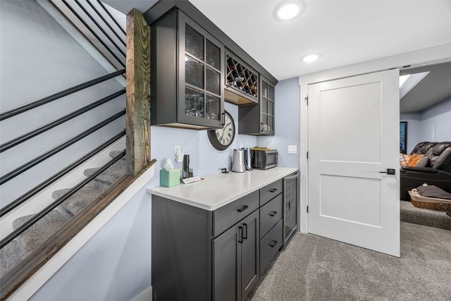 6310 River Parkway NE, Cedar Rapids, IA 52411