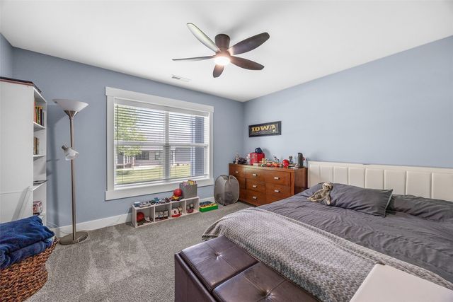 6310 River Parkway NE, Cedar Rapids, IA 52411