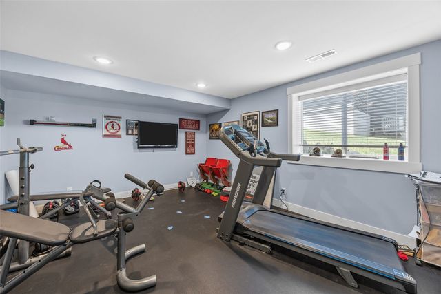 6310 River Parkway NE, Cedar Rapids, IA 52411