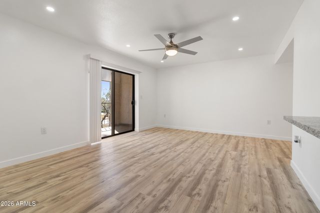 3033 E DEVONSHIRE Avenue 2033, Phoenix, AZ 85016