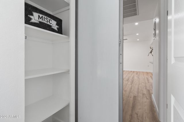 3033 E DEVONSHIRE Avenue 2033, Phoenix, AZ 85016