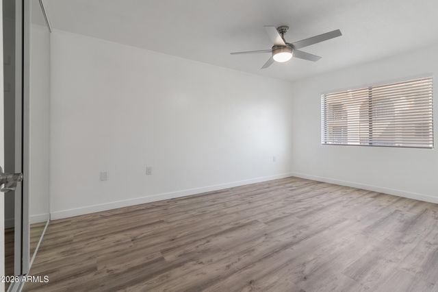 3033 E DEVONSHIRE Avenue 2033, Phoenix, AZ 85016