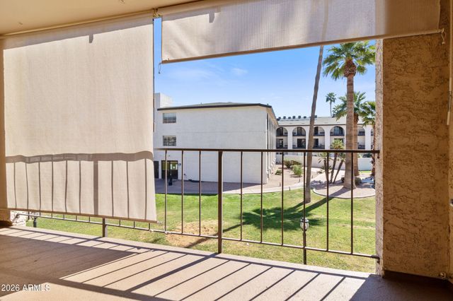 3033 E DEVONSHIRE Avenue 2033, Phoenix, AZ 85016