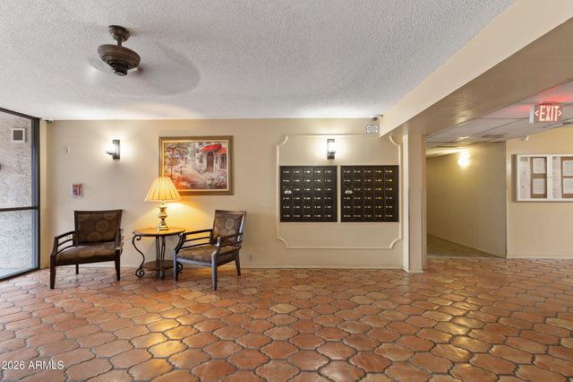 3033 E DEVONSHIRE Avenue 2033, Phoenix, AZ 85016