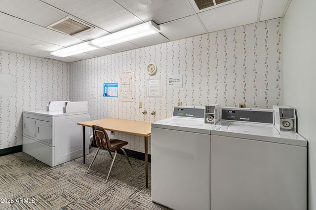 3033 E DEVONSHIRE Avenue 2033, Phoenix, AZ 85016