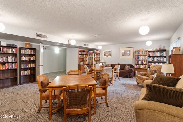 3033 E DEVONSHIRE Avenue 2033, Phoenix, AZ 85016