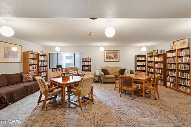 3033 E DEVONSHIRE Avenue 2033, Phoenix, AZ 85016