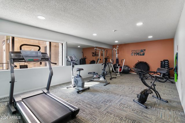 3033 E DEVONSHIRE Avenue 2033, Phoenix, AZ 85016