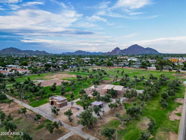 3033 E DEVONSHIRE Avenue 2033, Phoenix, AZ 85016