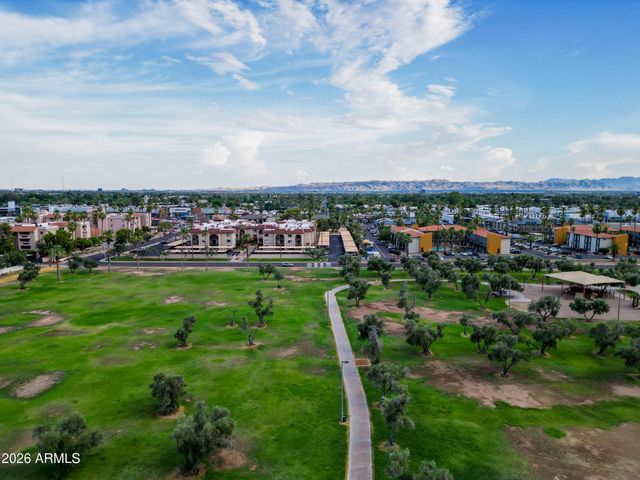 3033 E DEVONSHIRE Avenue 2033, Phoenix, AZ 85016