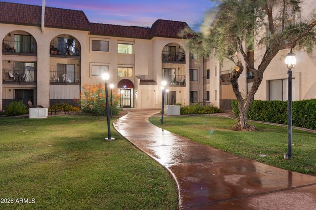 3033 E DEVONSHIRE Avenue 2033, Phoenix, AZ 85016