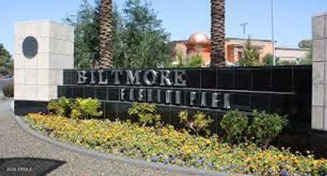 3033 E DEVONSHIRE Avenue 2033, Phoenix, AZ 85016