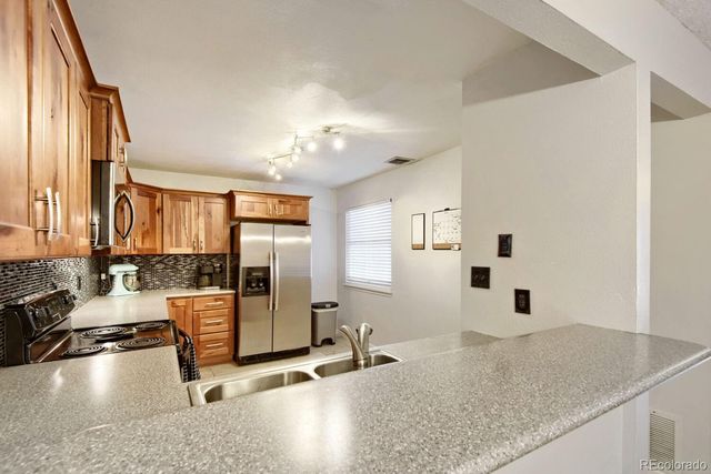 2330 E Fremont Avenue J, Centennial, CO 80122