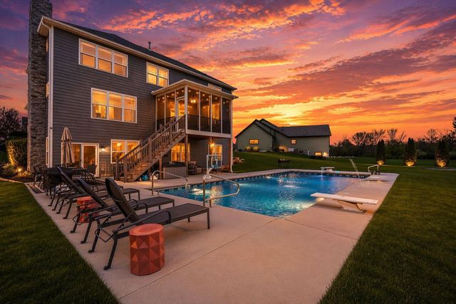 1684 Kleven Lane, Crown Point, IN 46307