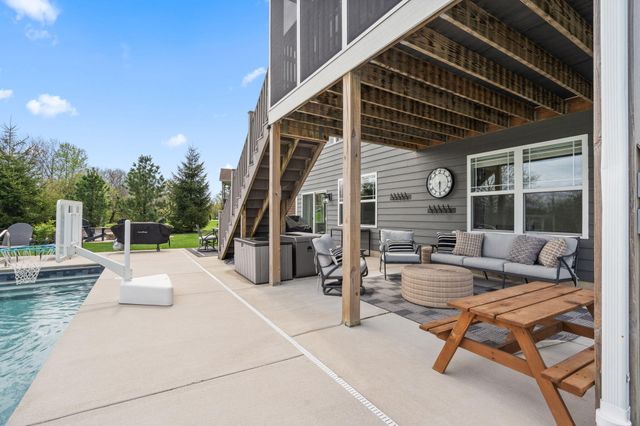 1684 Kleven Lane, Crown Point, IN 46307