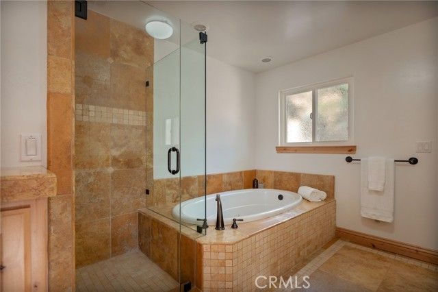 27539 W Shore, Lake Arrowhead, CA 92352