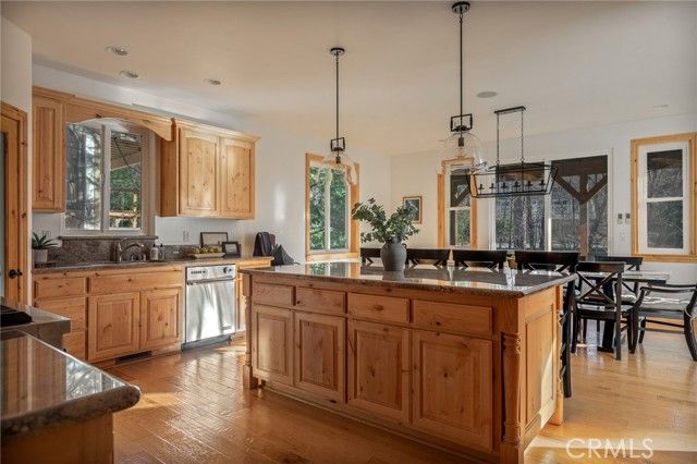 27539 W Shore, Lake Arrowhead, CA 92352