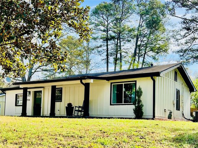 2936 Hall Drive SE, Smyrna, GA 30082