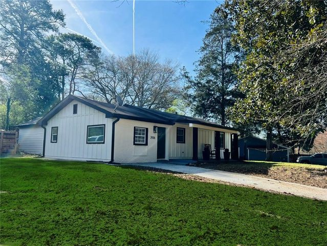 2936 Hall Drive SE, Smyrna, GA 30082