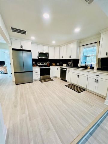 2936 Hall Drive SE, Smyrna, GA 30082