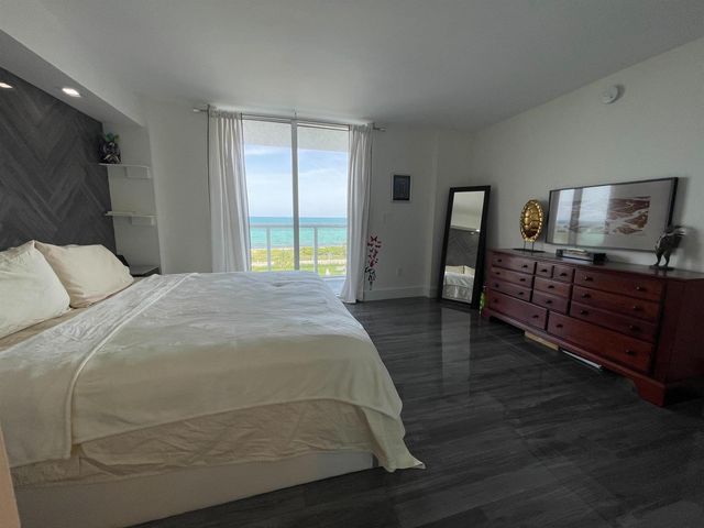 2457 Collins Avenue 504, Miami Beach, FL 33140