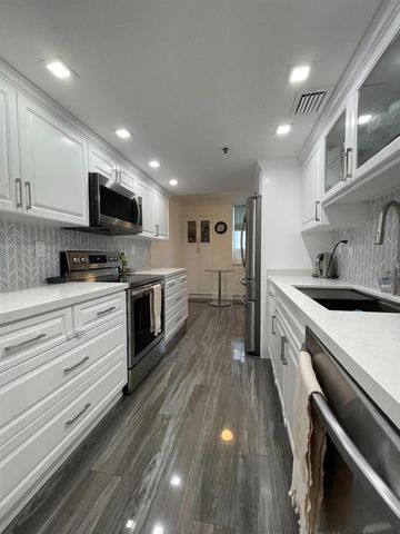 2457 Collins Avenue 504, Miami Beach, FL 33140