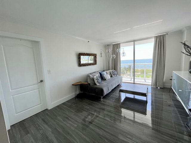 2457 Collins Avenue 504, Miami Beach, FL 33140