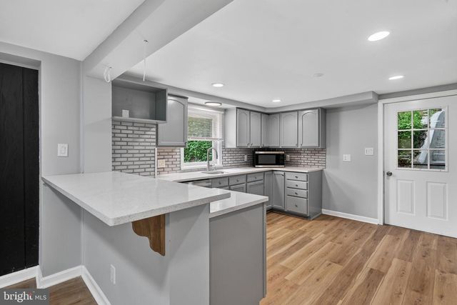 377 MOUNT PLEASANT ST, Coatesville, PA 19320