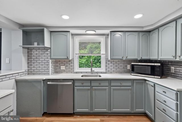 377 MOUNT PLEASANT ST, Coatesville, PA 19320