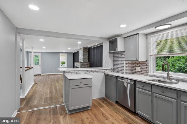 377 MOUNT PLEASANT ST, Coatesville, PA 19320