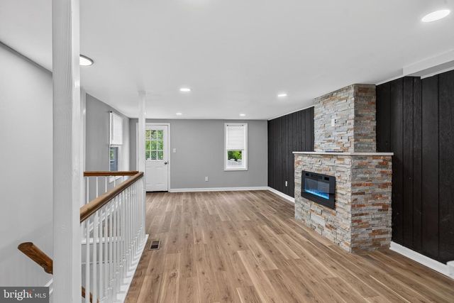 377 MOUNT PLEASANT ST, Coatesville, PA 19320