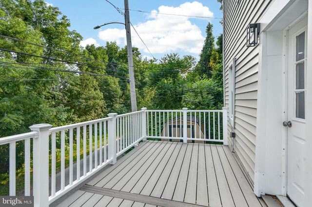 377 MOUNT PLEASANT ST, Coatesville, PA 19320