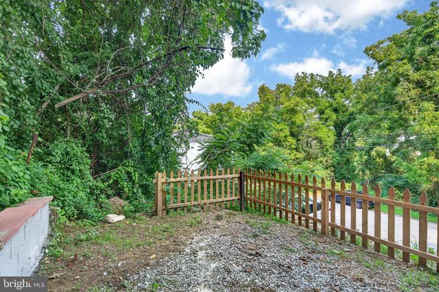 377 MOUNT PLEASANT ST, Coatesville, PA 19320