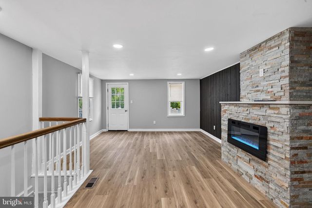 377 MOUNT PLEASANT ST, Coatesville, PA 19320