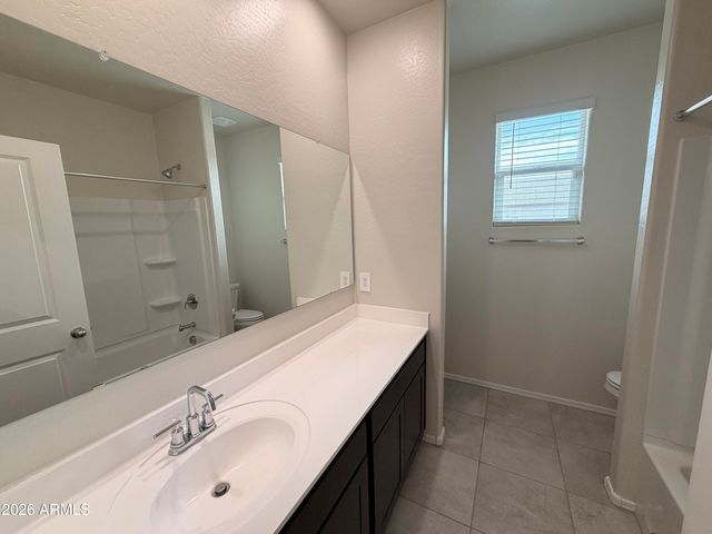 18609 W BRONCO Trail, Wittmann, AZ 85361