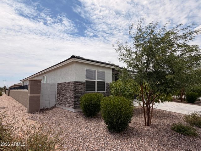 18609 W BRONCO Trail, Wittmann, AZ 85361