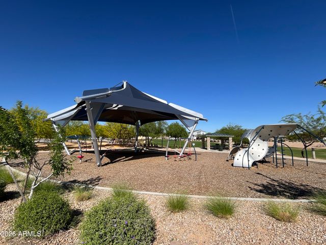 18609 W BRONCO Trail, Wittmann, AZ 85361