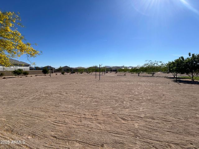 18609 W BRONCO Trail, Wittmann, AZ 85361