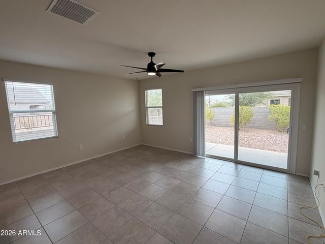 18609 W BRONCO Trail, Wittmann, AZ 85361