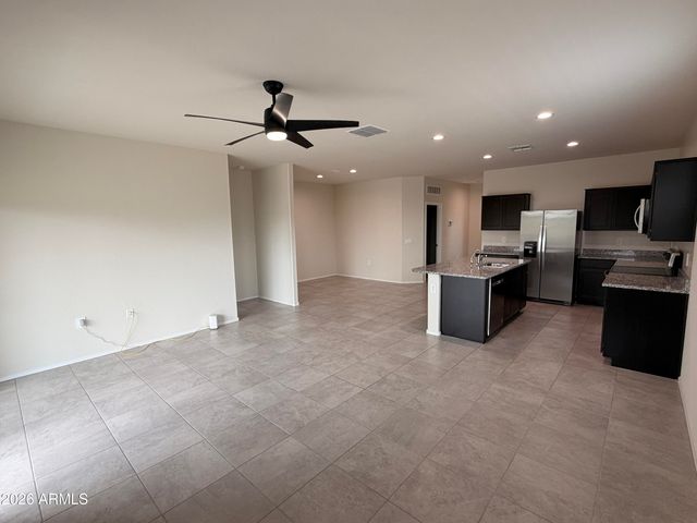 18609 W BRONCO Trail, Wittmann, AZ 85361