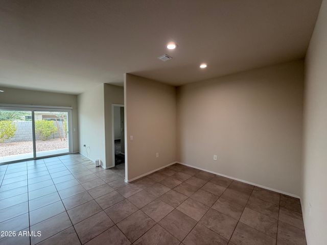 18609 W BRONCO Trail, Wittmann, AZ 85361