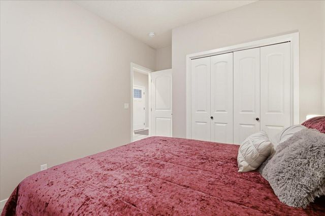 1840 BALSAM Street, Council Bluffs, IA 51503