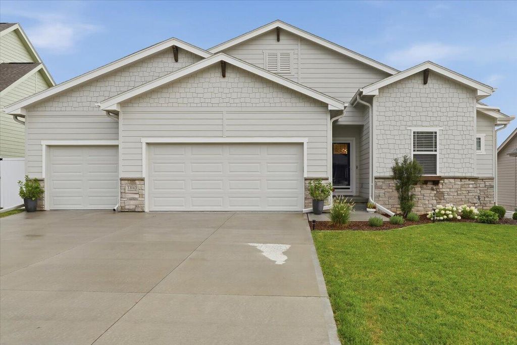 1840 BALSAM Street, Council Bluffs, IA 51503