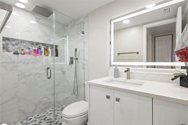 400 SE 10th St 103, Deerfield Beach, FL 33441